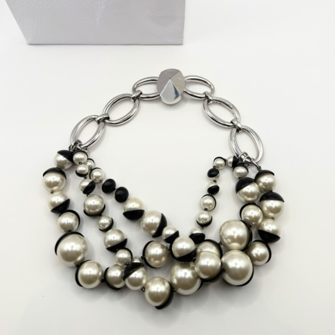 Vintage Christian Dior ‘Mise en Dior’ Pearl Necklace – view 4