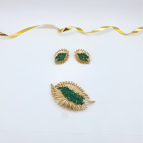 Trifari Smaragdgroene Goudkleurige Broche