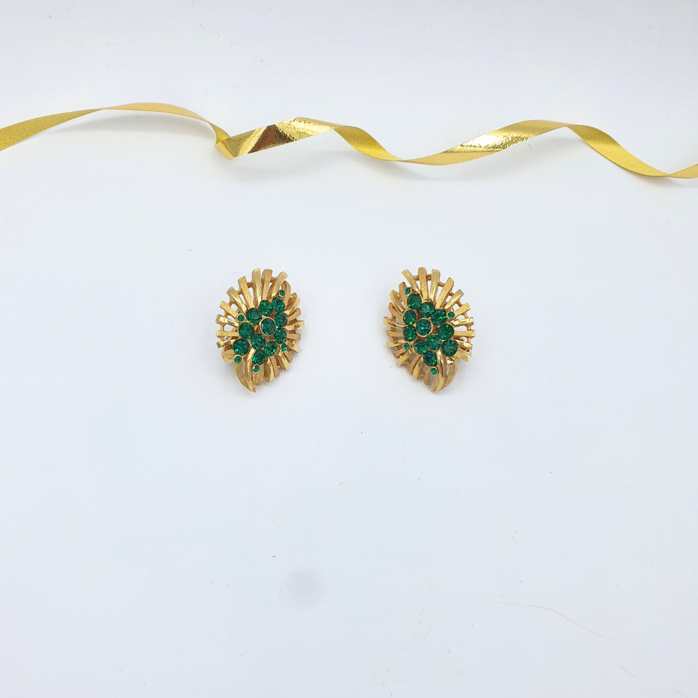 Vintage Trifari Emerald Green Gold-Tone Clip Earrings