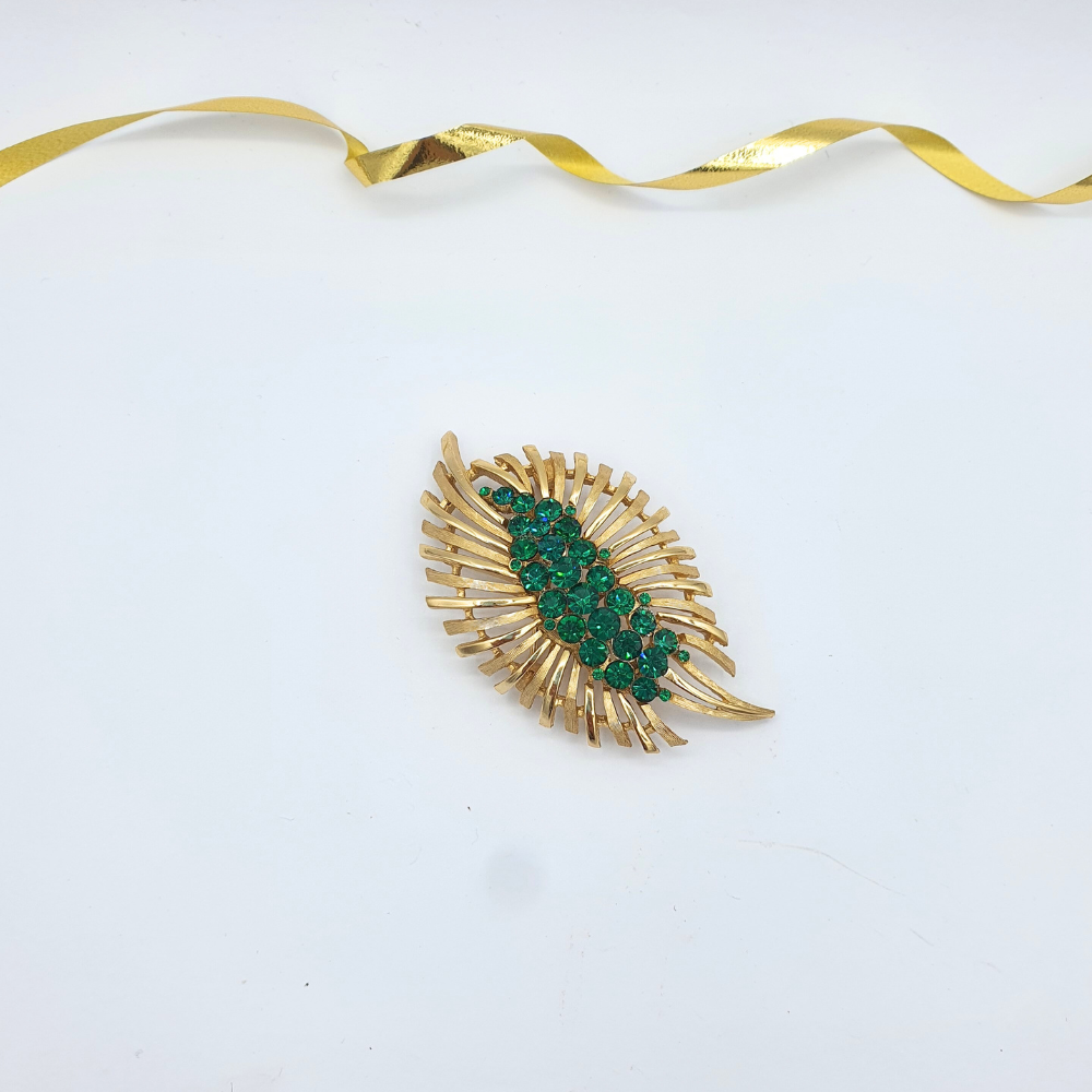 Vintage Trifari Emerald Green Gold-Tone Brooch