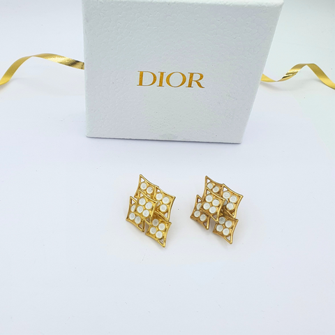 Christian Dior Witte Emaille Ruitvormige Clip Oorbellen 1968