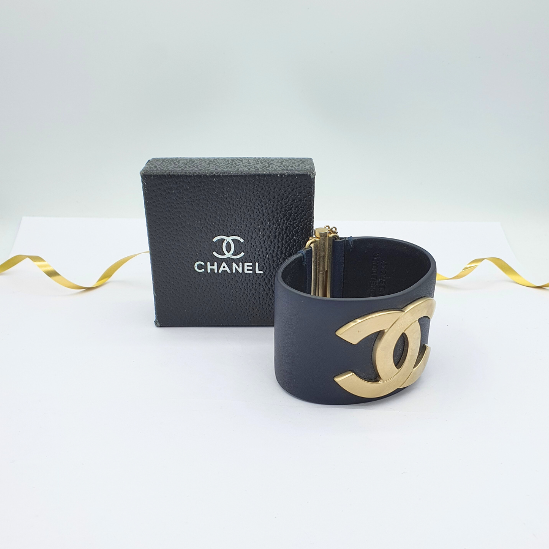 Vintage Chanel CC Logo Leather Bracelet – view 3