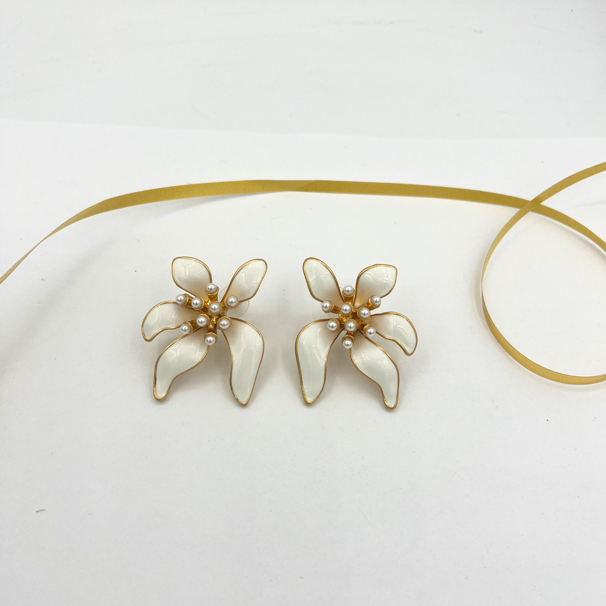 Vintage Oscar de la Renta XL Flower Earrings – view 2
