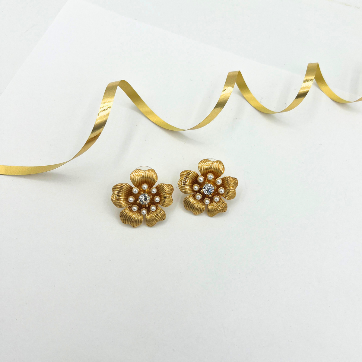 Vintage Oscar de la Renta Flower Earrings