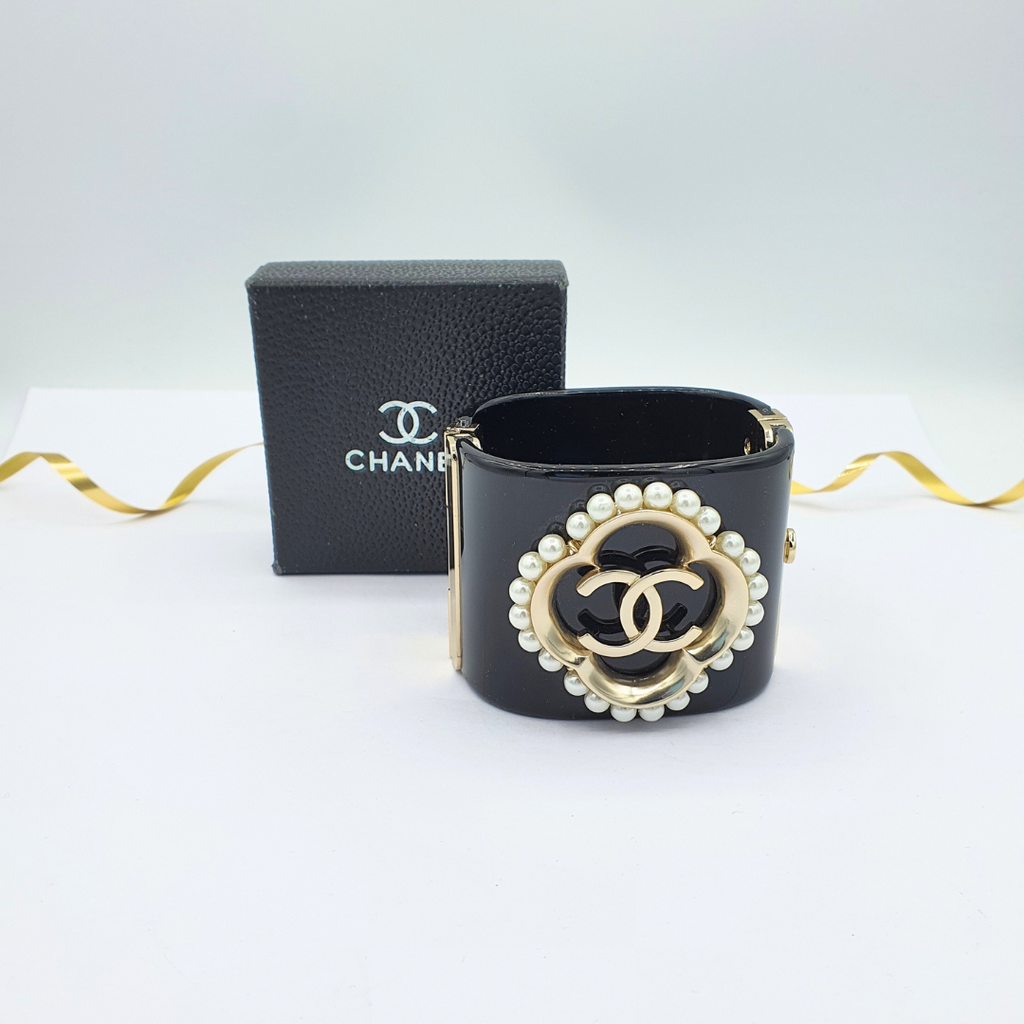 Vintage Black Chanel CC Pearl Bracelet