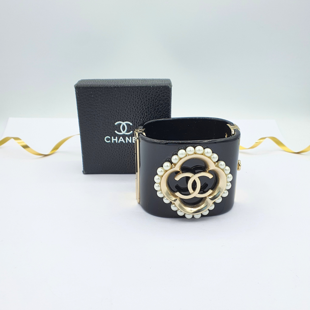 Vintage Black Chanel CC Pearl Bracelet