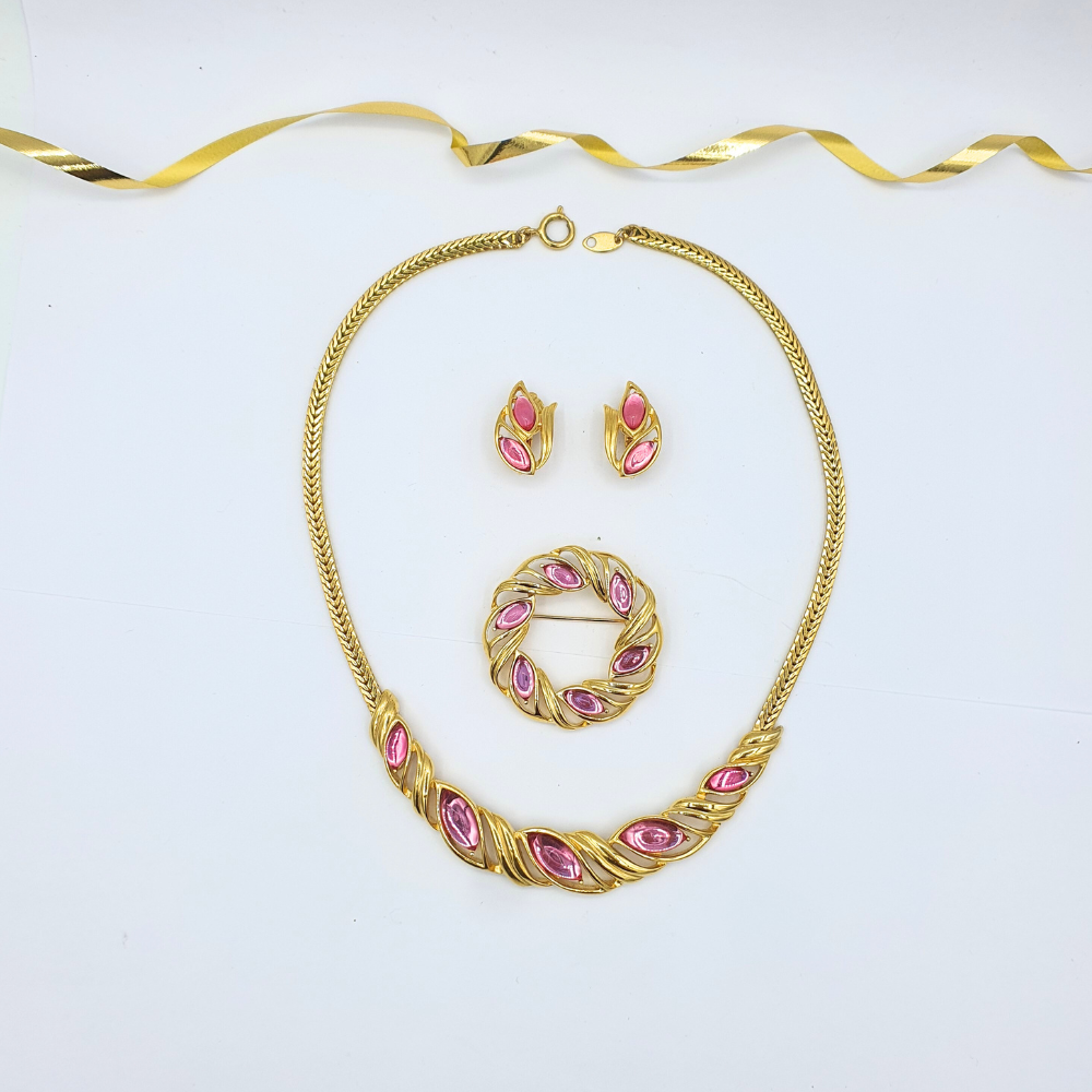 Vintage Trifari Pink Cabochon Brooch – view 2