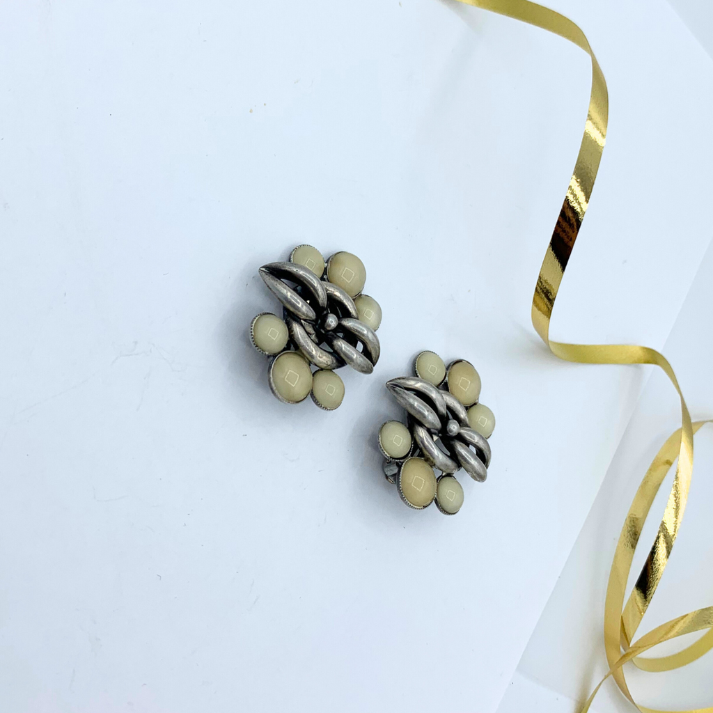 Vintage Giorgio Armani Round Cabochons Clip Earrings – view 2