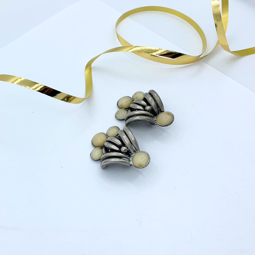 Vintage Giorgio Armani Fan-Shaped Clip Earrings – view 2