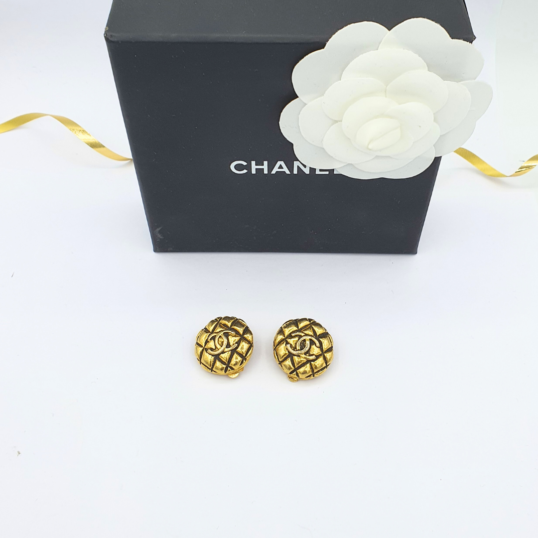 Vintage Chanel Quilted Motif CC Logo Clip Earrings – view 2