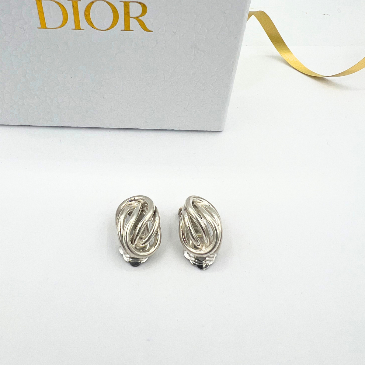 Vintage Grossé for Dior Clip Earrings – view 2