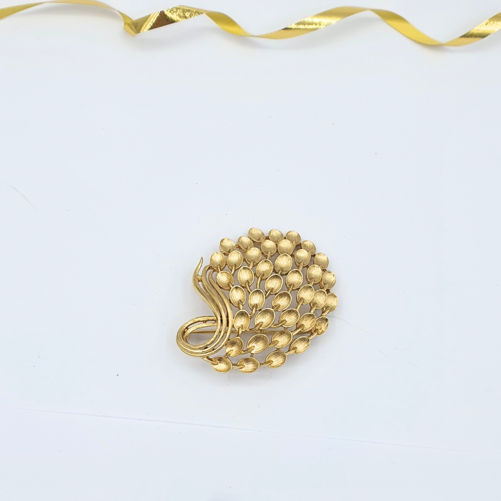 Vintage Trifari – Sculptural Leaf Cluster Brooch