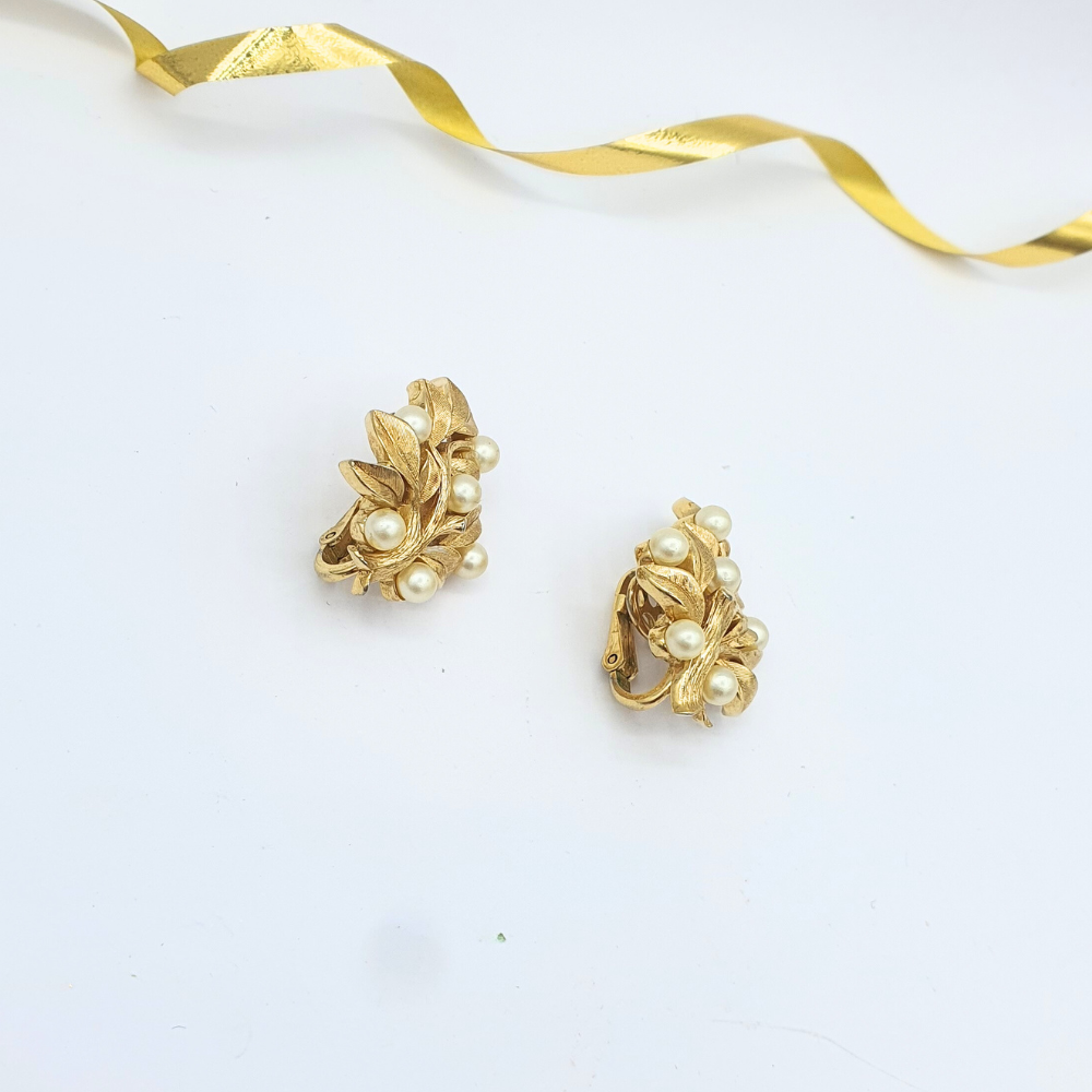 Vintage Trifari – Leaf & Pearl Clip Earrings – view 3