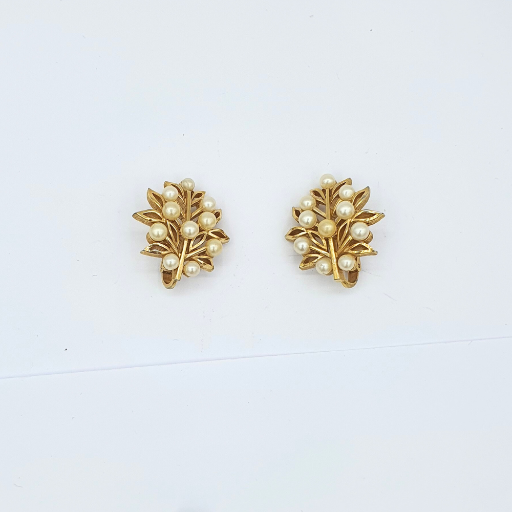 Vintage Trifari – Leaf Earrings with Pearls