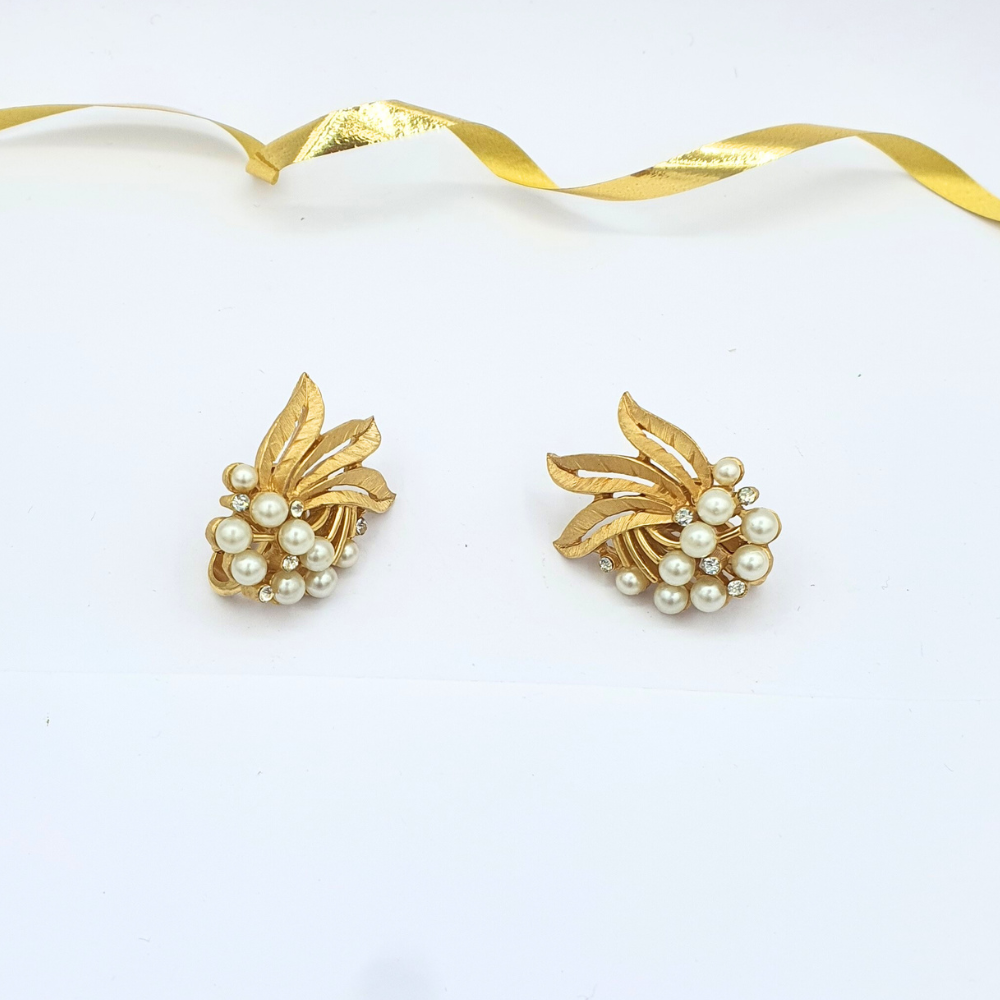 Vintage Trifari – Leaf Earrings with Pearls