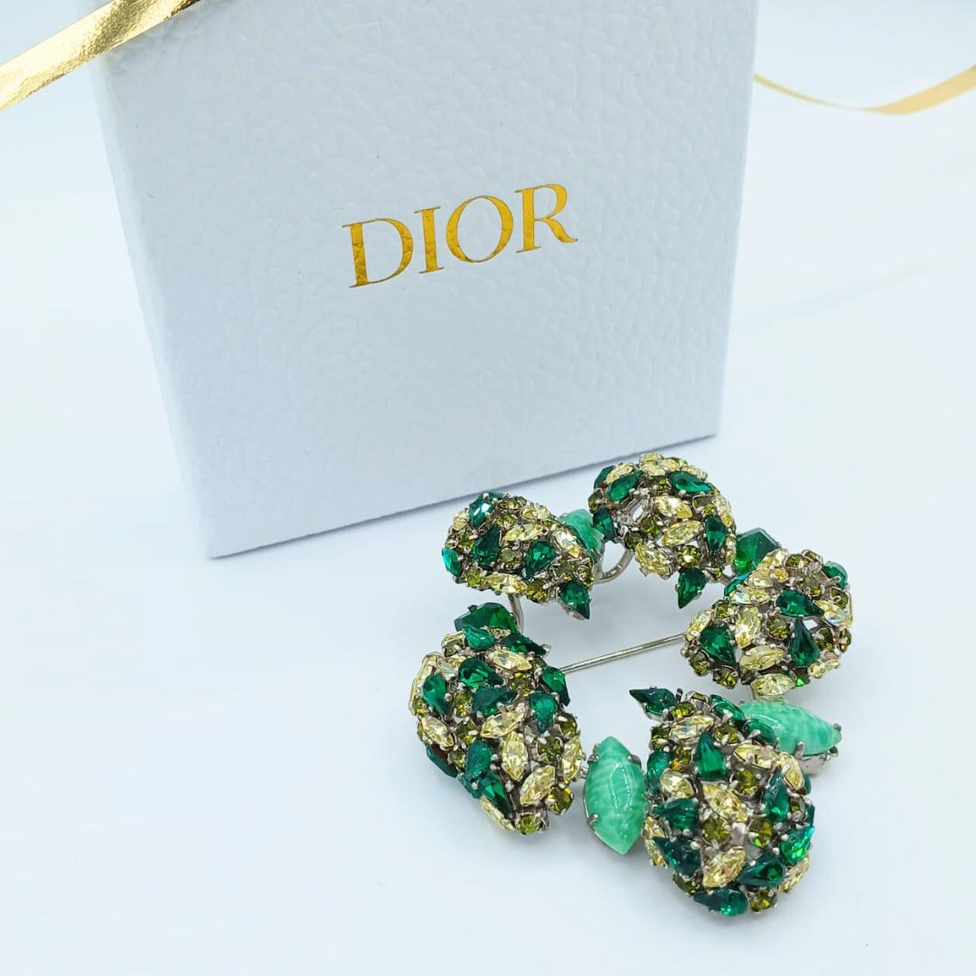 Vintage Christian Dior Crystal Flower-Shaped Cluster XL Brooch 1960s – view 2