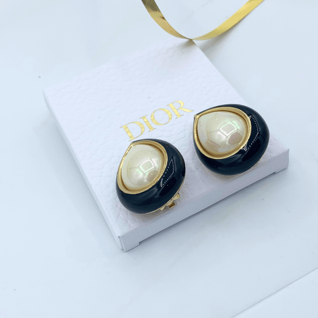 Vintage Dior Clip Earrings – view 3