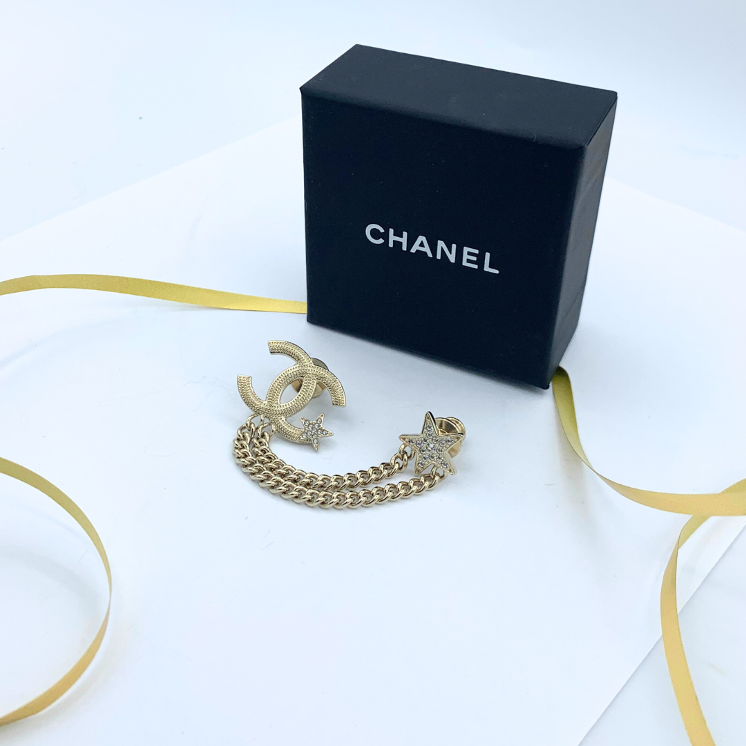 Vintage Chanel Brooch CC Logo & Star – view 3