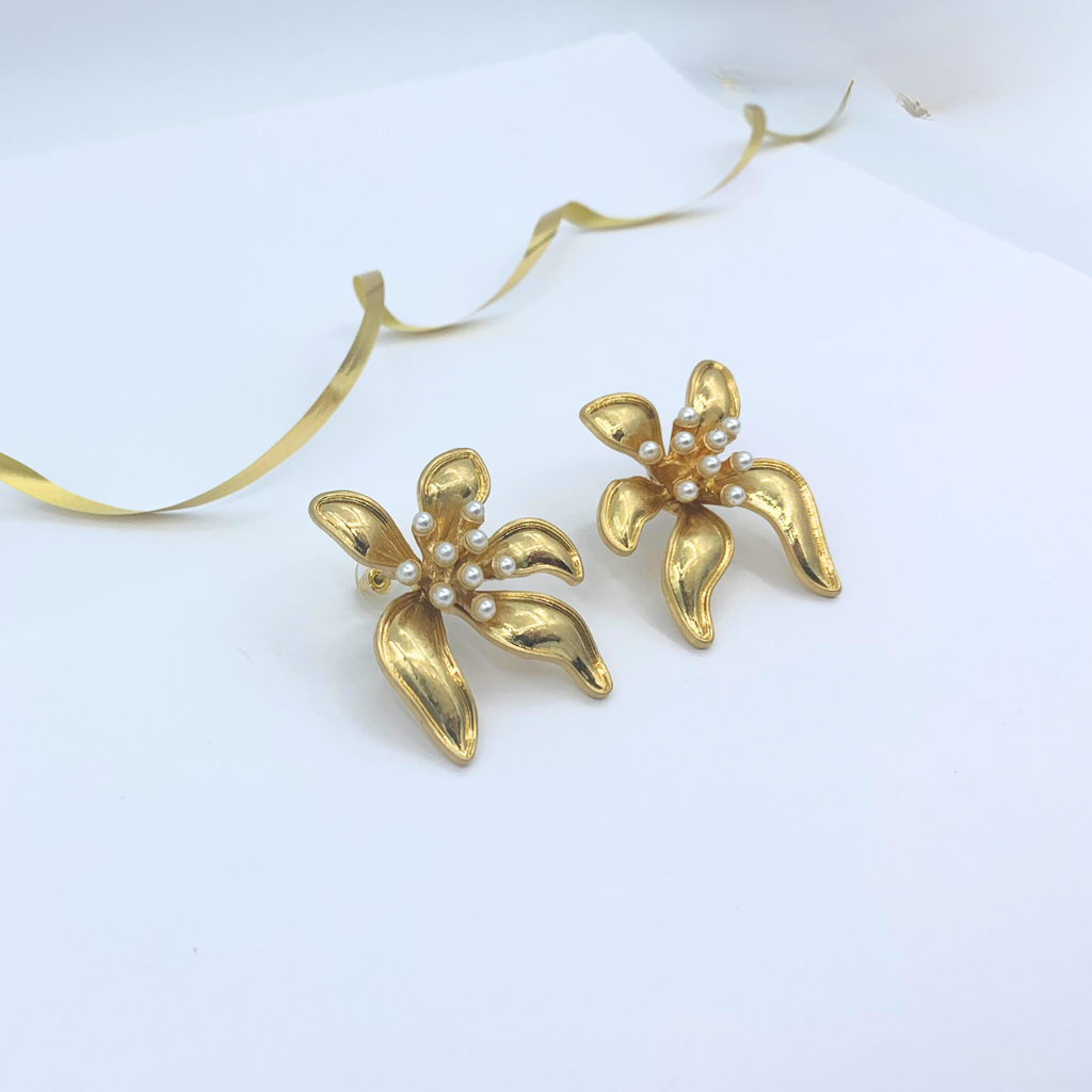 Vintage Oscar de la Renta XL Flower Earrings – view 2