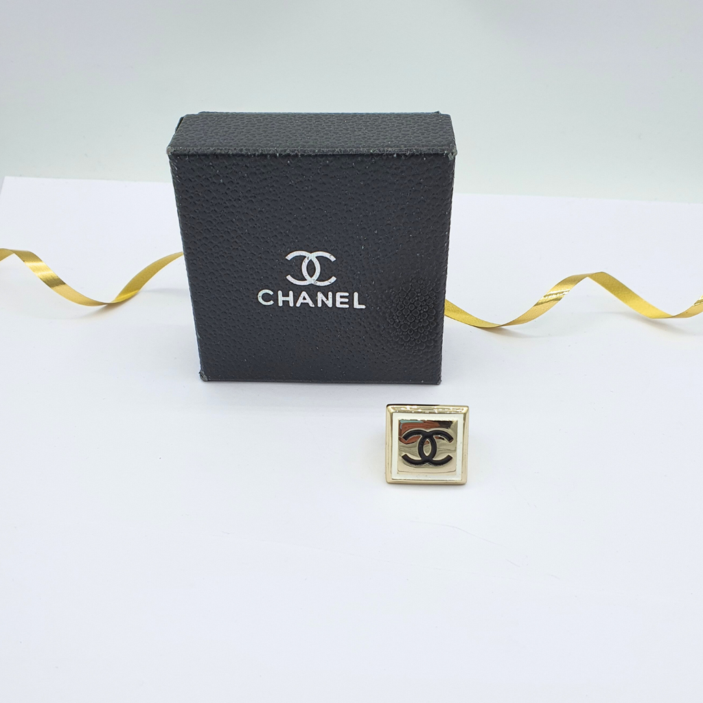 Vintage Chanel CC logo Ring