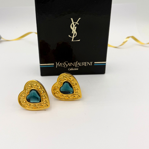 Yves Saint Laurent Hartvormige Diepblauwe Cabochon Clip Oorbellen