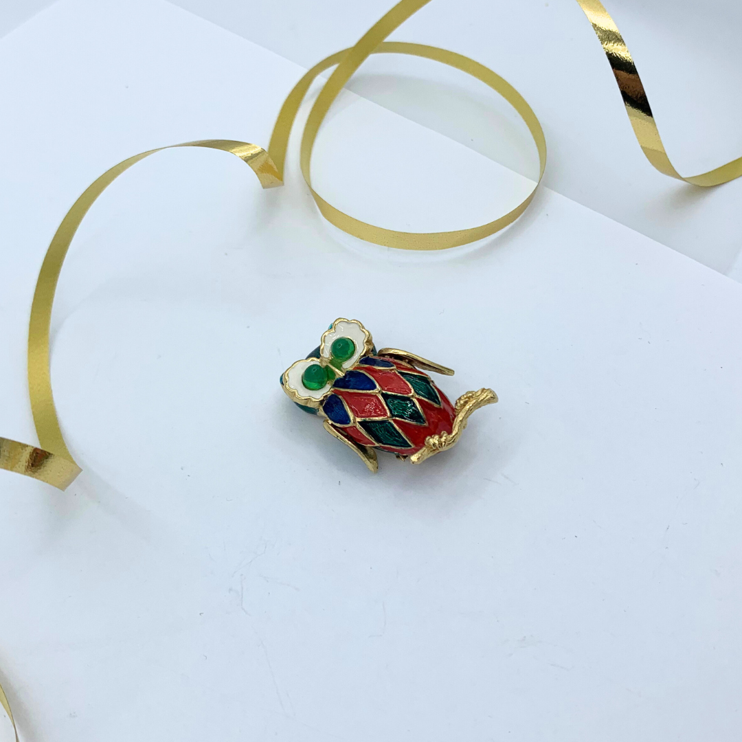 Vintage Carven Owl brooch – view 2