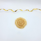 Kenzo – Flower-Shaped Resin Brooch in Cream/Beige, vintage 1980s
