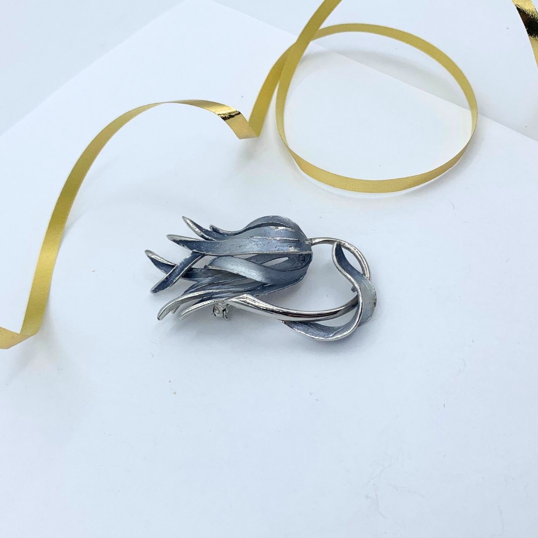 Vintage Kramer Flower Brooch – view 2