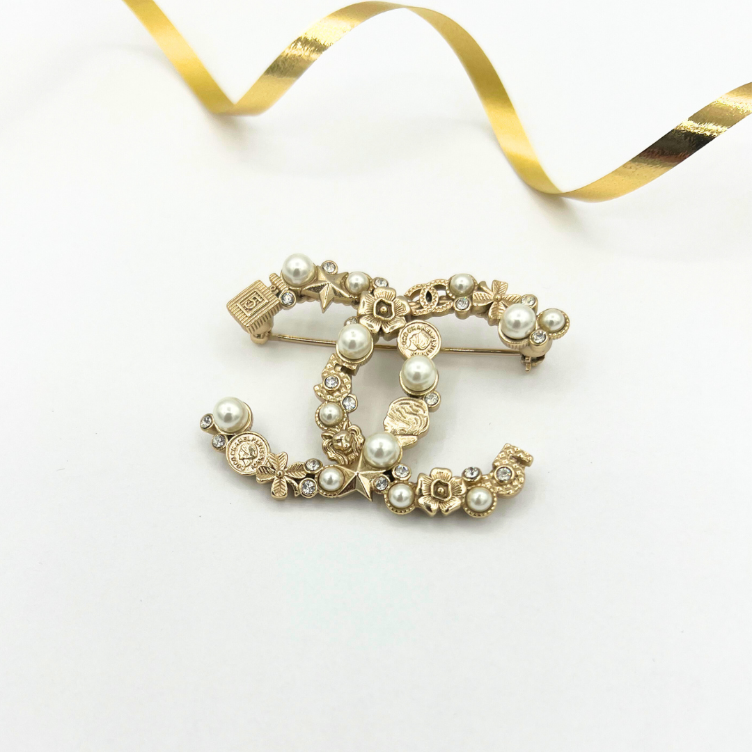Vintage Chanel CC Brooch – view 2
