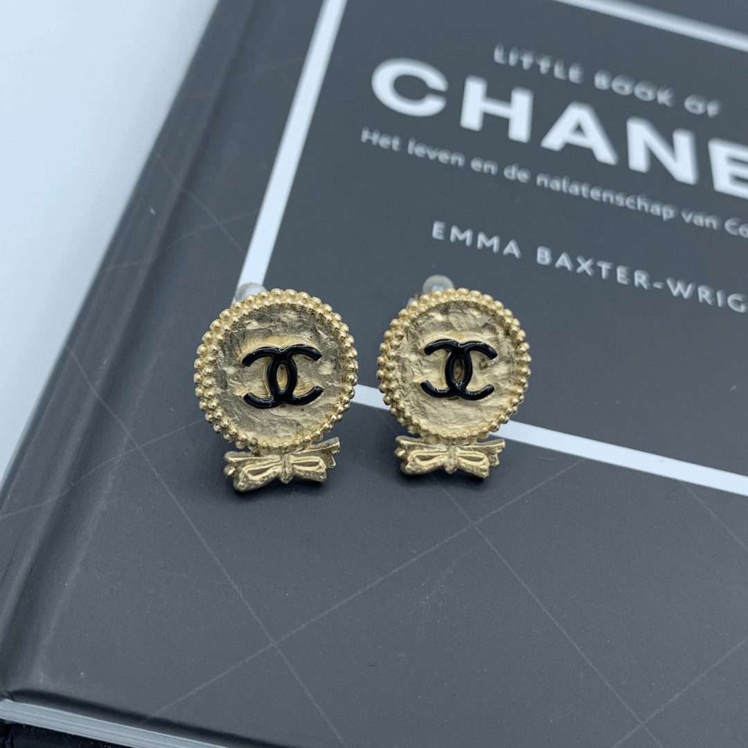 Vintage Chanel Bow CC Logo Clip Earrings – view 2