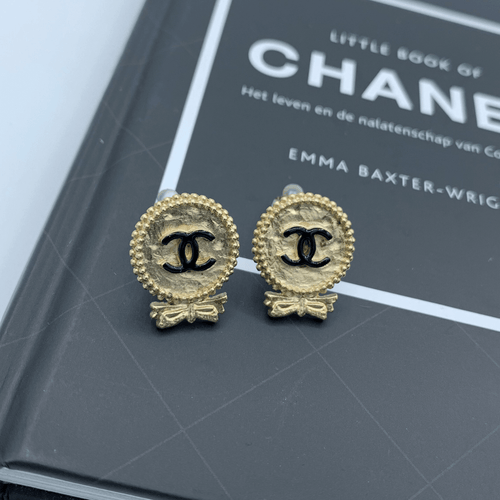 Vintage Chanel Bow CC Logo Clip Earrings – view 2