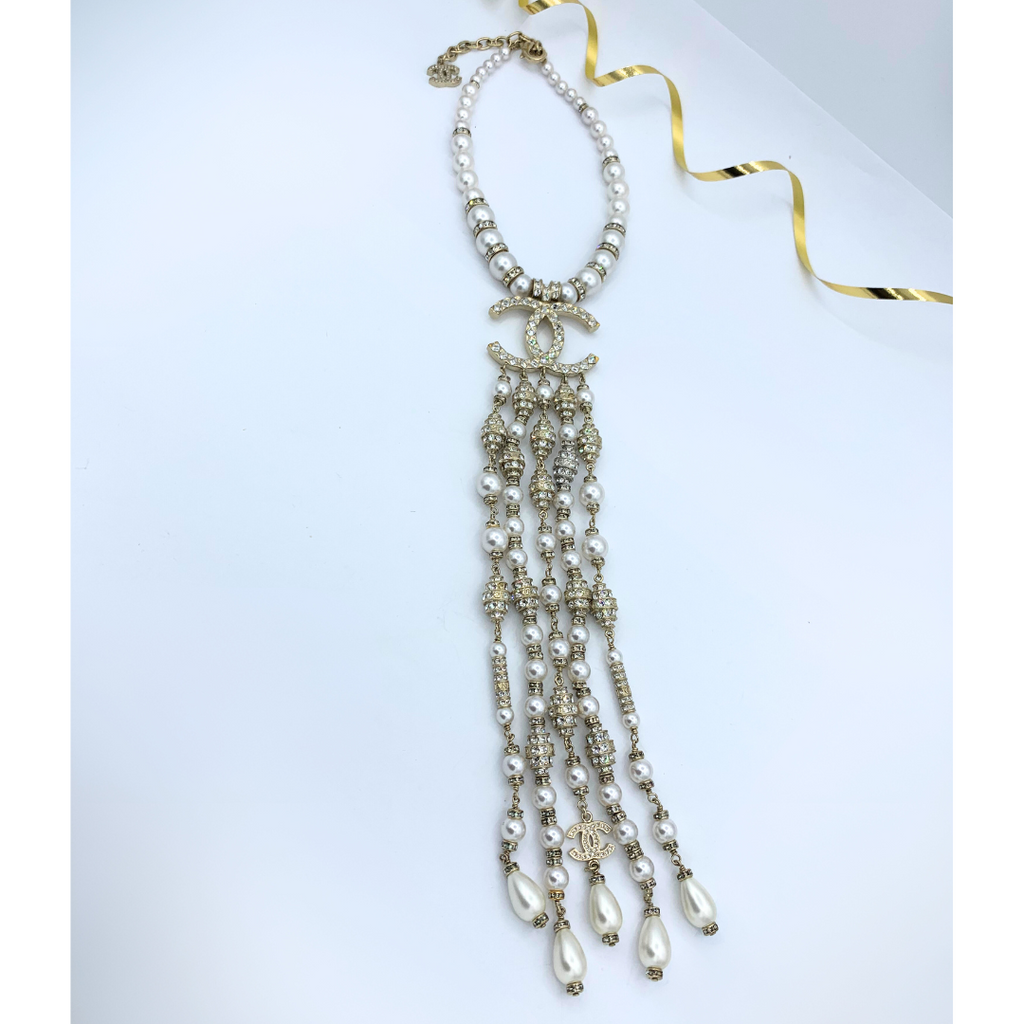 Vintage Luxurious Chanel Necklace