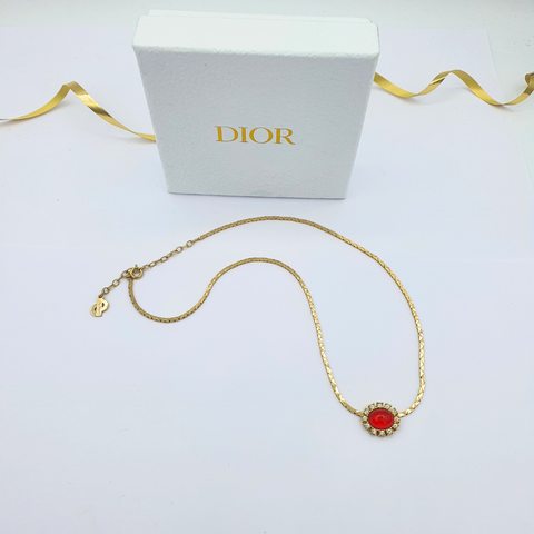 <tc>Christian Dior Necklace</tc>