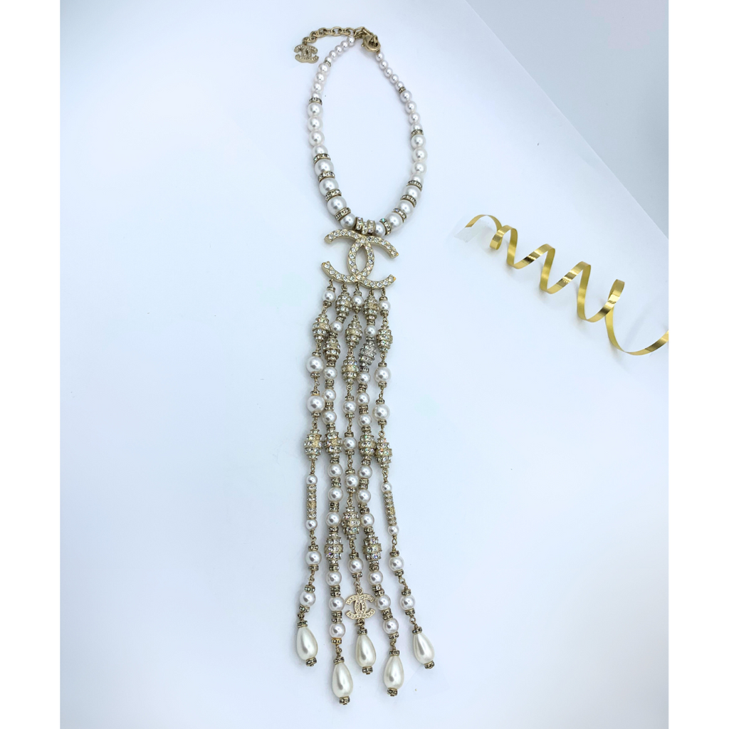 Vintage Luxurious Chanel Necklace – view 2