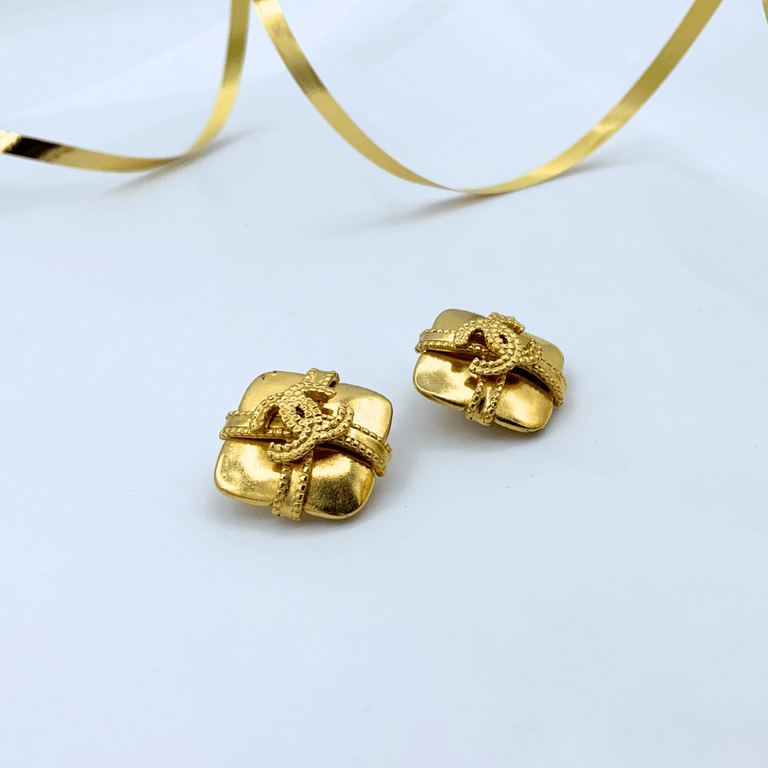 Vintage Chanel CC Clip Earrings – view 3