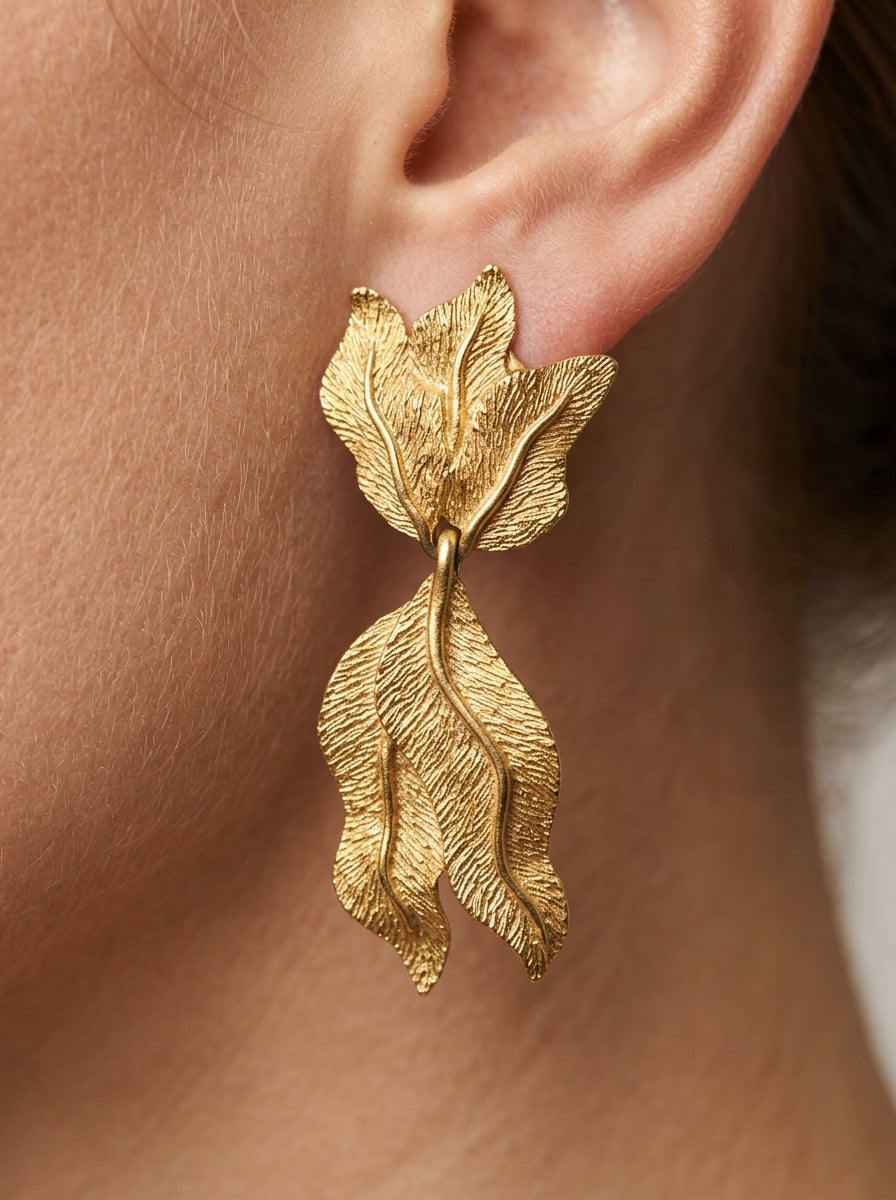 Lanvin oorbellen met bladgoud-hangers