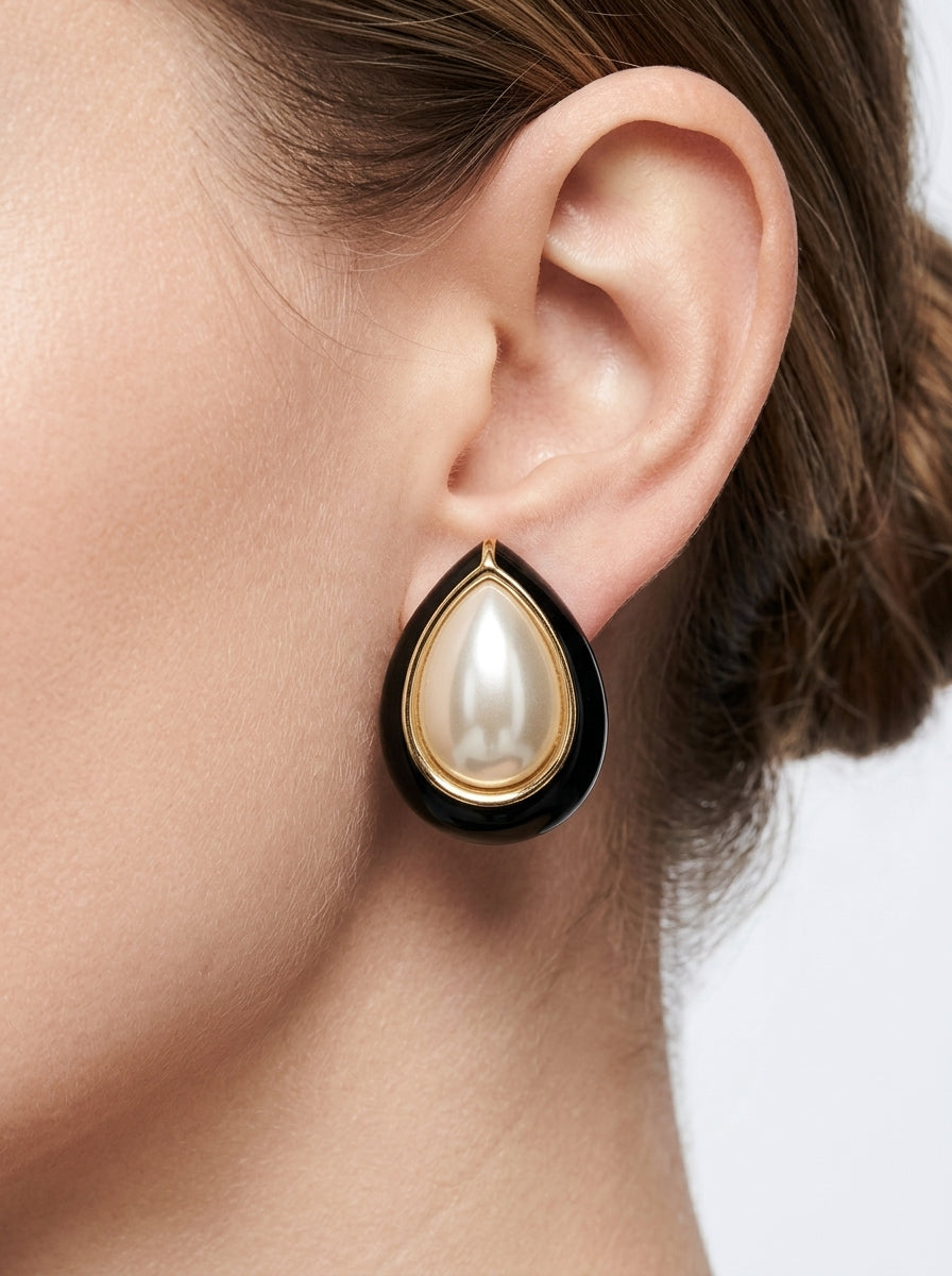 Vintage Dior Clip Earrings – view 2