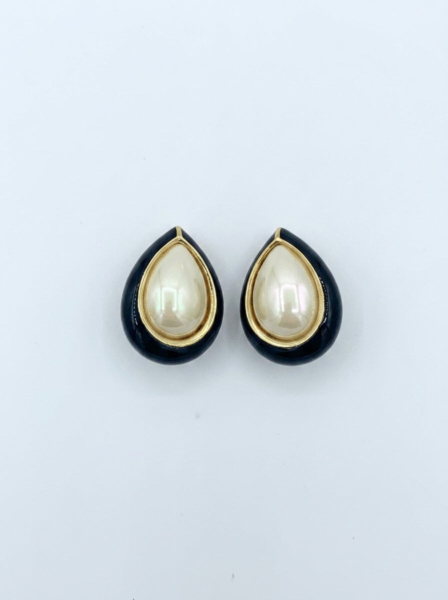 Vintage Dior Clip Earrings – view 5