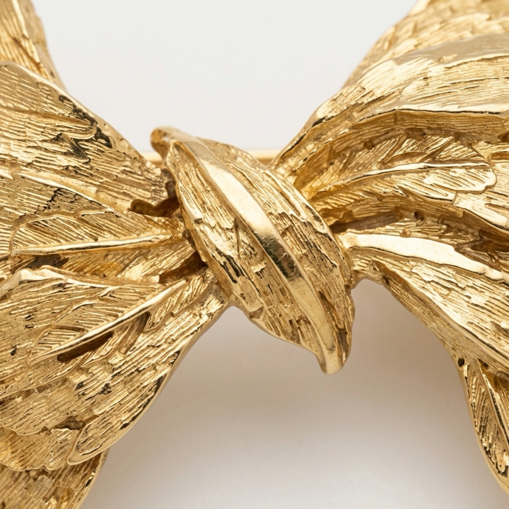 Lierre Bow Brooch