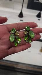 Elsa Schiaparelli jaren 50 'Lava' rotsgroene clipoorbellen