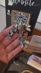 Christian Dior XL broche in de vorm van een blad met kristallen, jaren 60