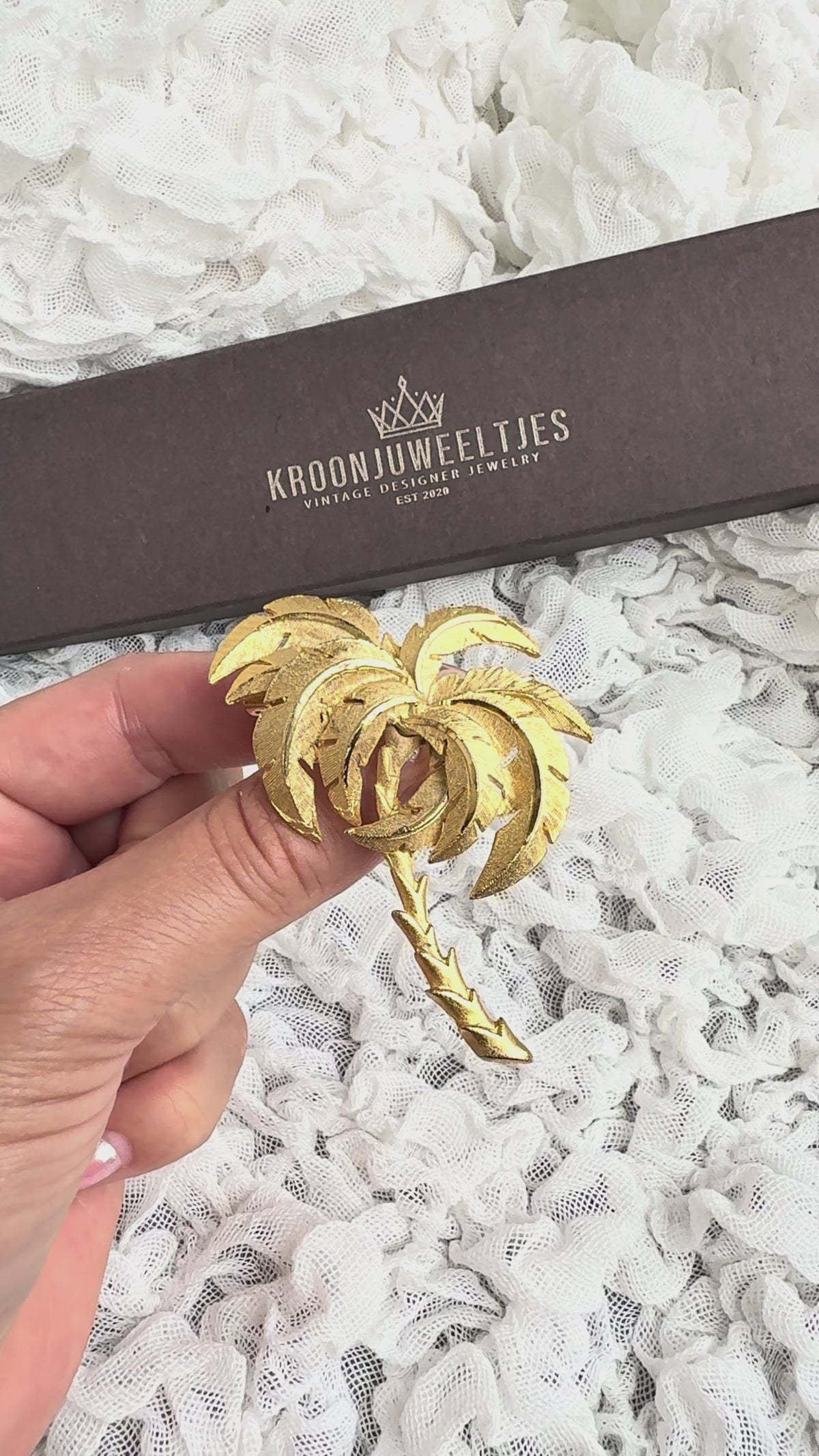 Vintage 1950s/60s Gold-Tone Textured Palm Tree Brooch, marked "39"