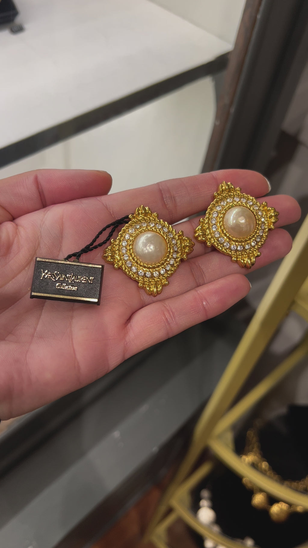 Vintage faux parel clipoorbellen Yves Saint Laurent