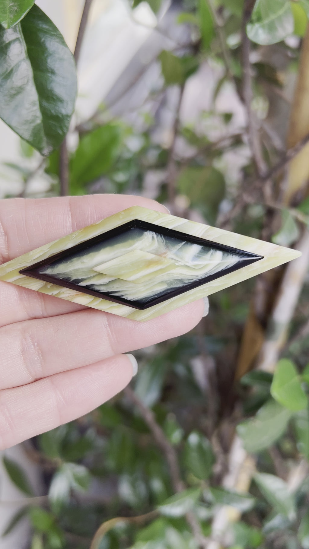 Lea Stein geometrische broche